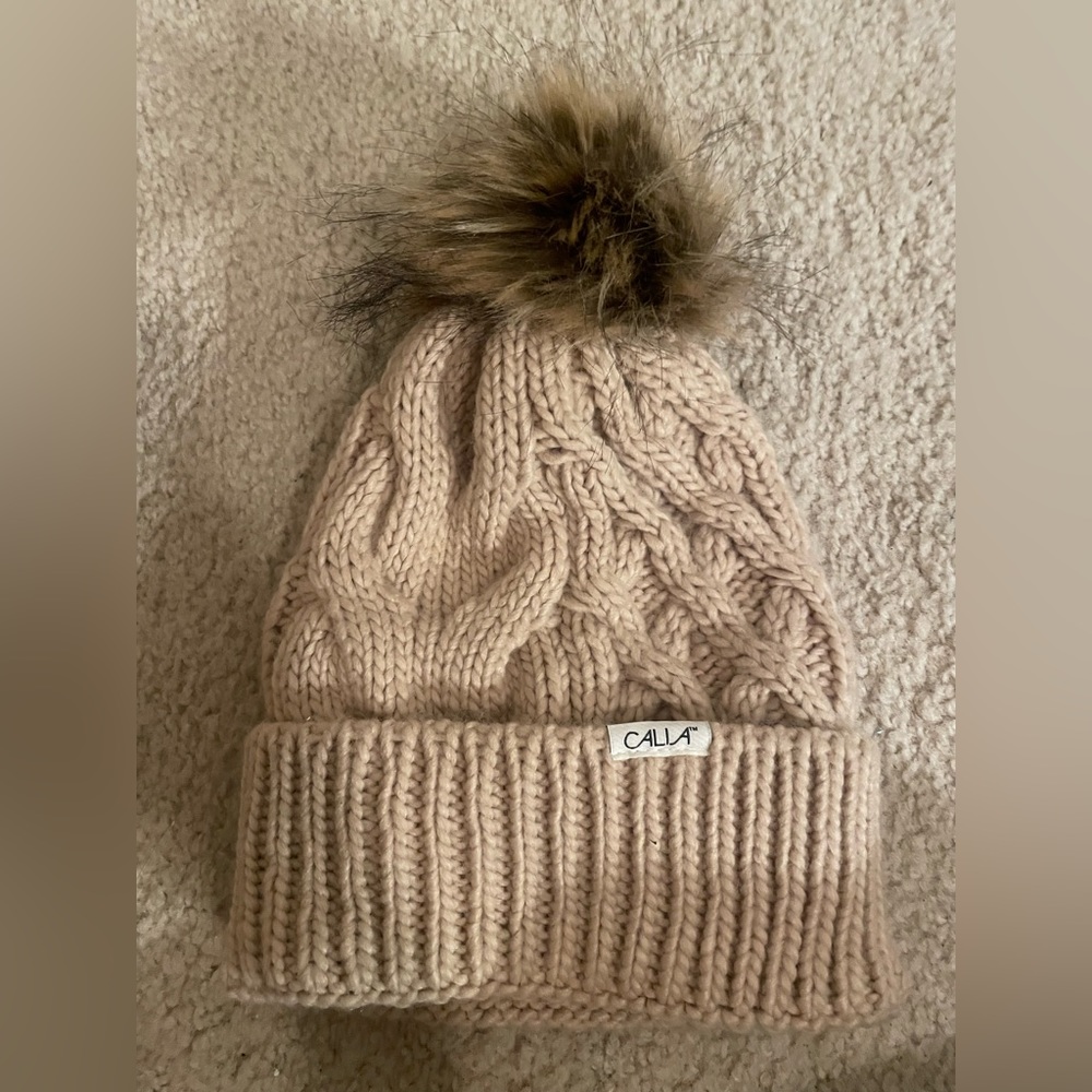 Carrie underwood brand beanie nwt never worn